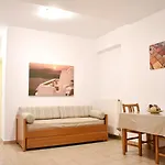 Manolika 6